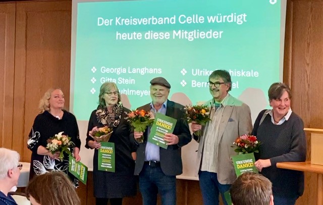 Gruppenbild der geehrten Mitglieder