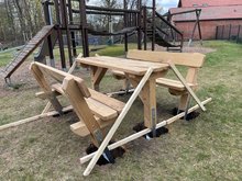 Foto einer Sitzgruppe aus dem Eichenholz