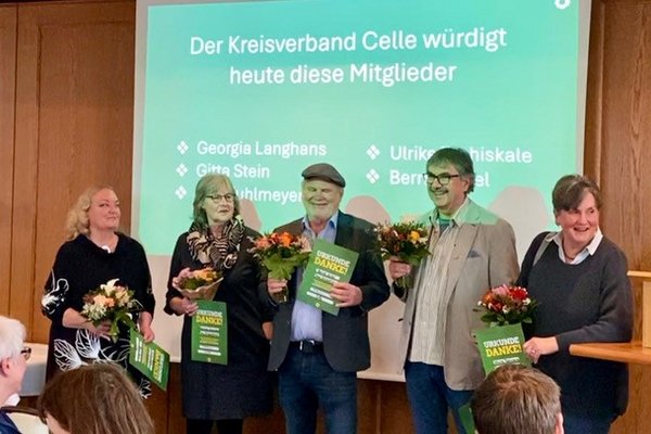 Gruppenbild der geehrten Mitglieder