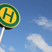 Foto eines Haltestellenzeichens